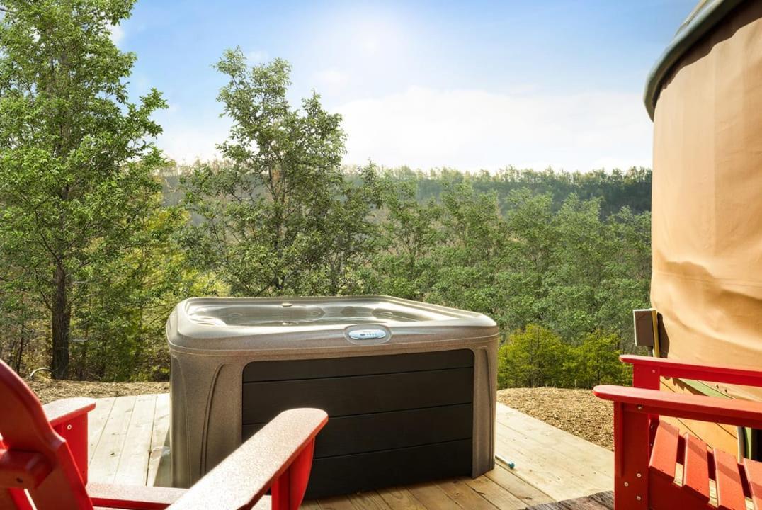Modern Yurt W River Access, Hot Tub, Wifi & Grill Wardensville Ngoại thất bức ảnh