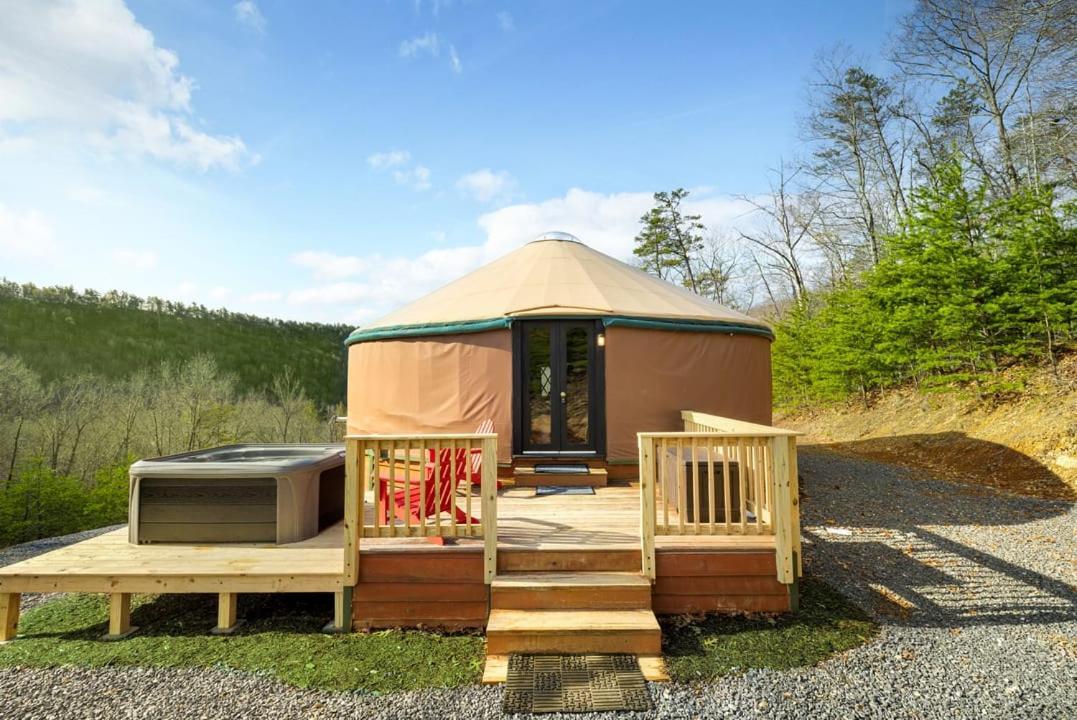 Modern Yurt W River Access, Hot Tub, Wifi & Grill Wardensville Ngoại thất bức ảnh