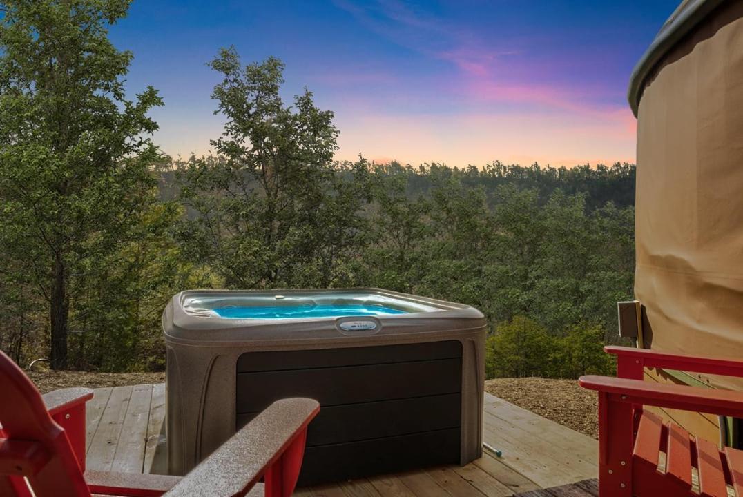 Modern Yurt W River Access, Hot Tub, Wifi & Grill Wardensville Ngoại thất bức ảnh