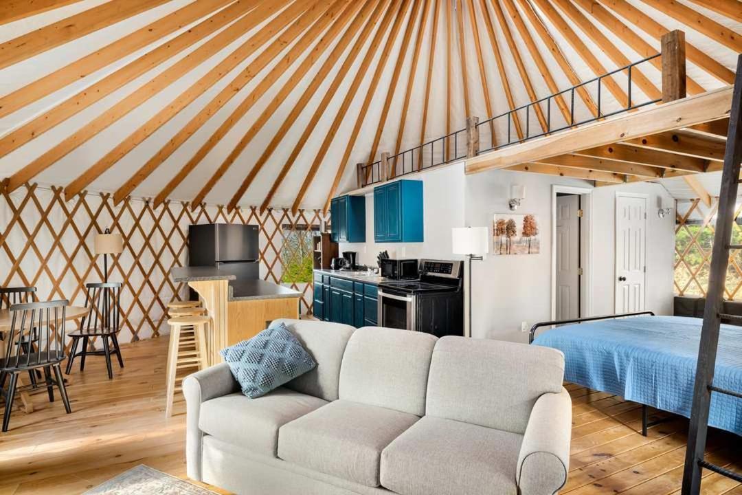 Modern Yurt W River Access, Hot Tub, Wifi & Grill Wardensville Ngoại thất bức ảnh